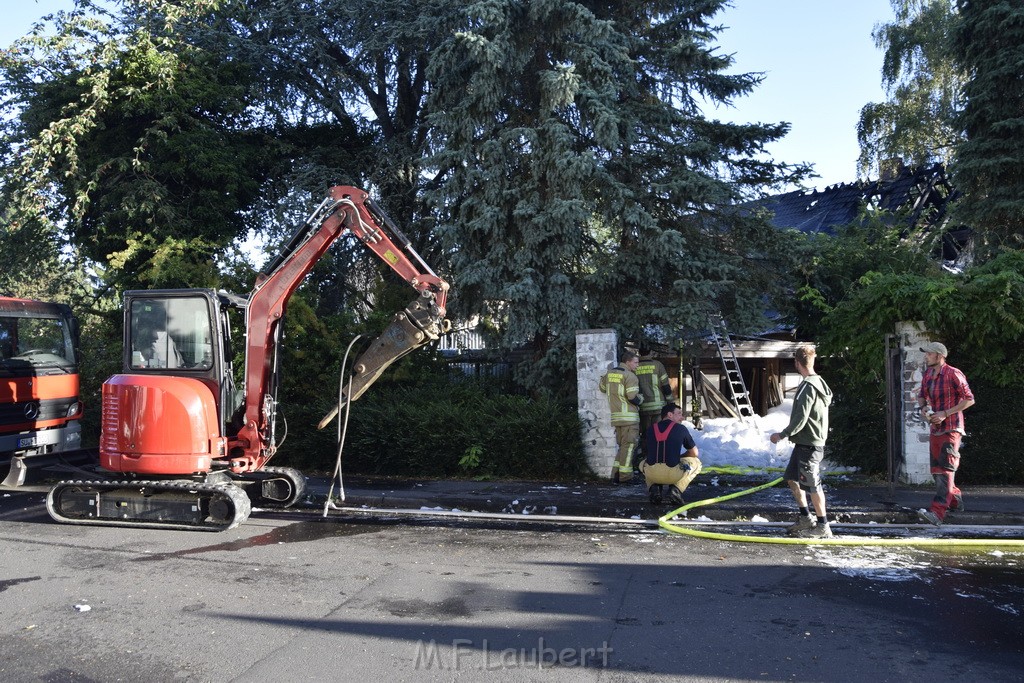 Grossfeuer Einfamilienhaus Siegburg Muehlengrabenstr P1236.JPG - Miklos Laubert